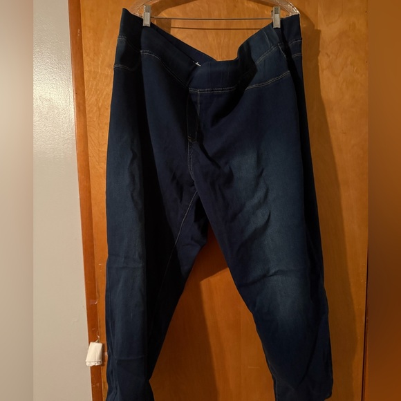 Avenue Women's Dark Blue Skinny Jeans - Picture 1 of 2
